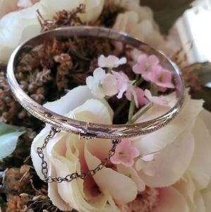 ESTATE VINTAGE STERLING SILVER .925 BANGLE W SAFETY latch/chain